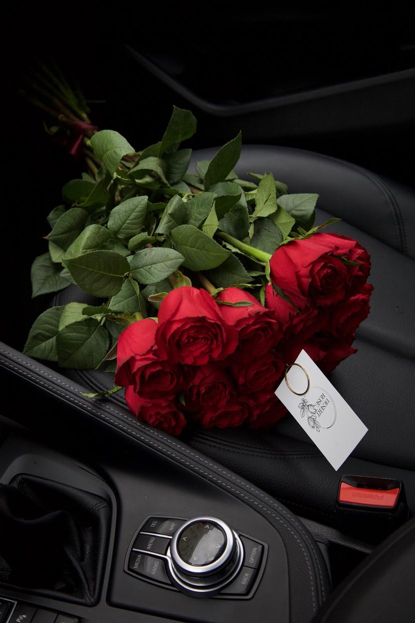 Квіти: Троянди Madam Red