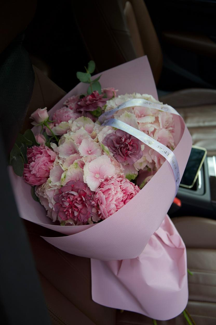 Квіти: Гортензія, піони, діантуси