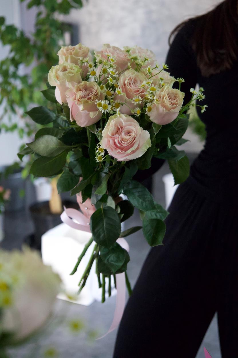 Квіти: Троянда Pink Mondial, танацетум