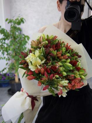 Квіти: Альстромерія