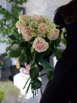 Квіти: Троянда Pink Mondial, танацетум