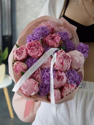 Квіти: Півонії, діантуси