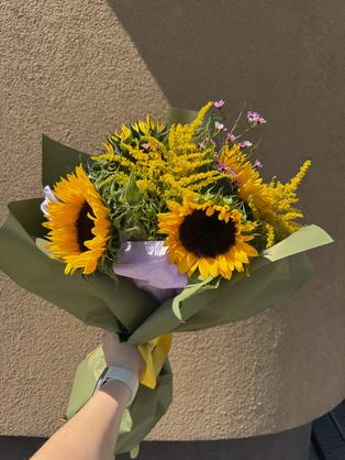 Квіти: Сонях, хамелаціум, золотушник